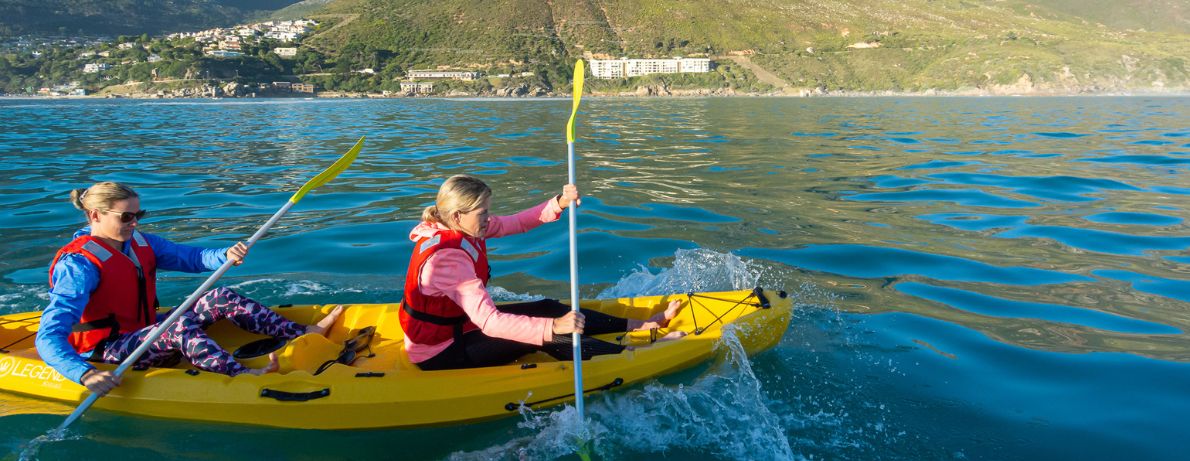 Group of kayaking in Hout Bay